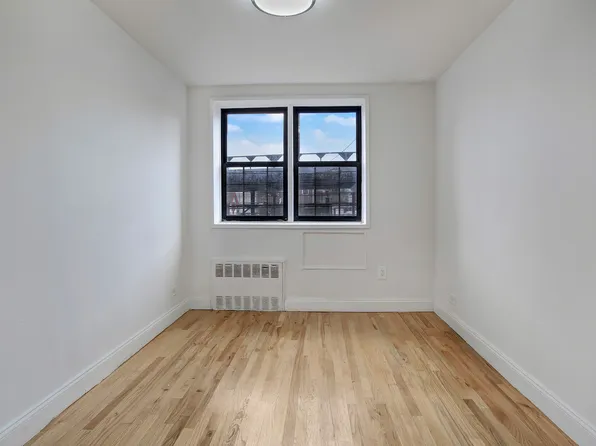 3255 Randall Avenue image 6 of 6
