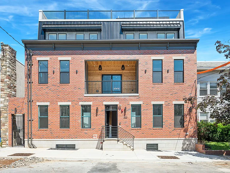 522 Green Ln #B — Photo 1