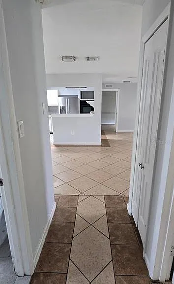 480 Sharon Cir — Photo 5