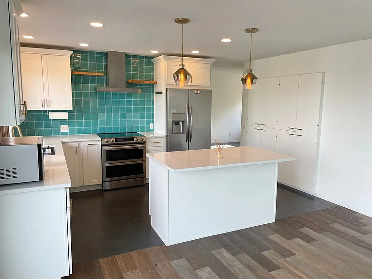 3030 NW 95th St — Photo 10