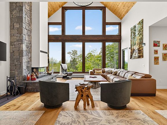 3rd image of 112 Snowbridge Road #L3