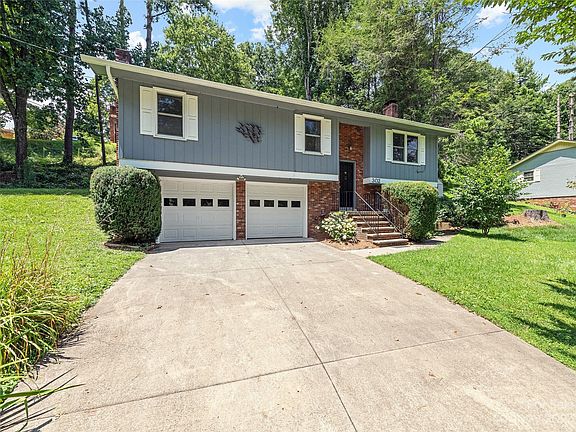 2nd image of 302 Pioneer Dr