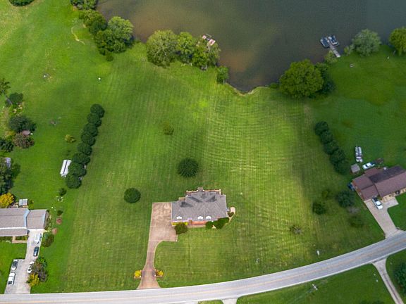3rd image of 662 River Rd