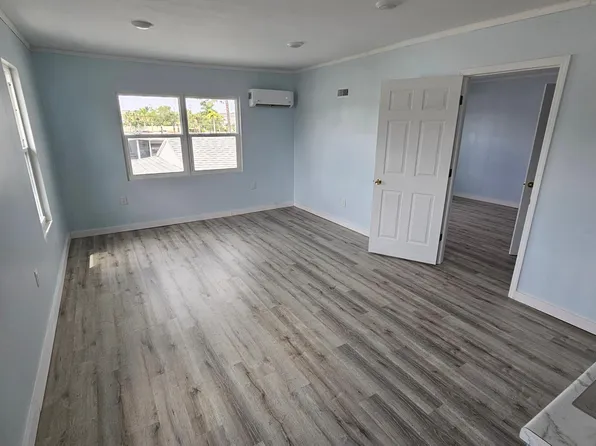 5151 4th St N #22B, Saint Petersburg, FL 33703