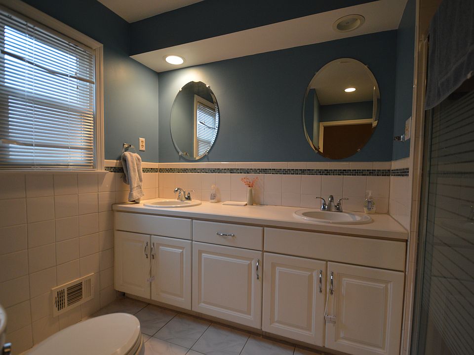 2nd image of 1 Willow Ct
