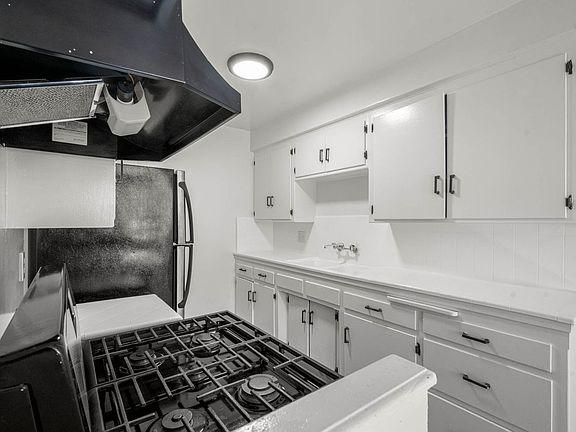 4th image of 8419 S Western Ave APT 1