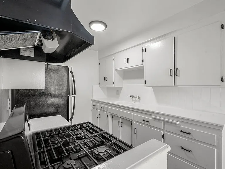 8419 S Western Ave #1 — Photo 4