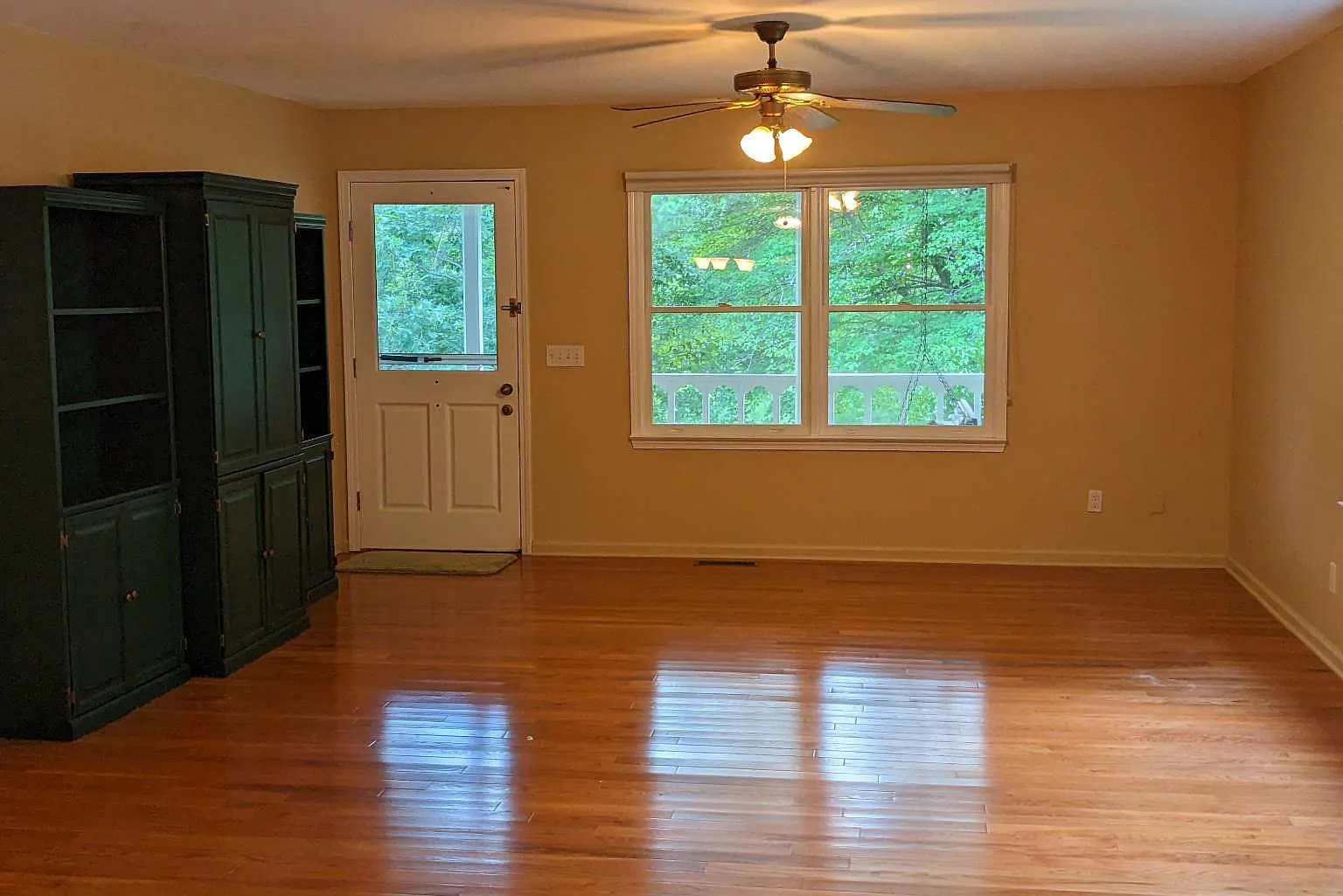 2 bed, 1296 sqft, $2,000 — Photo 4