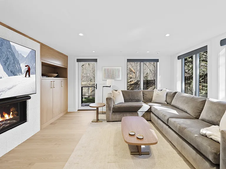 55 Smuggler Grove Rd — Photo 15