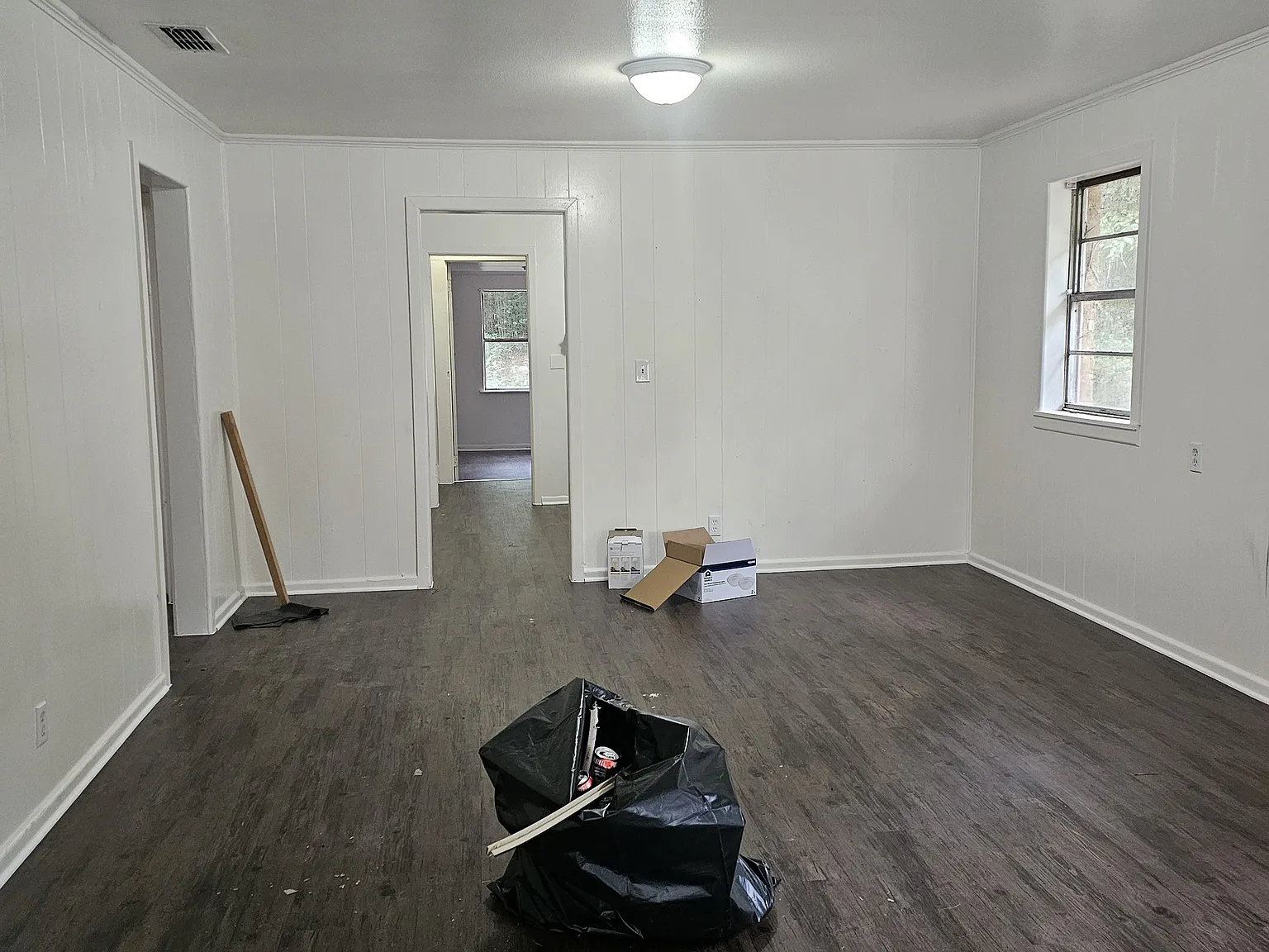3 bed, 1270 sqft, $1,000 — Photo 1
