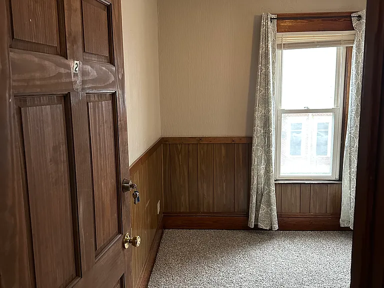 396 Sumner St — Photo 26
