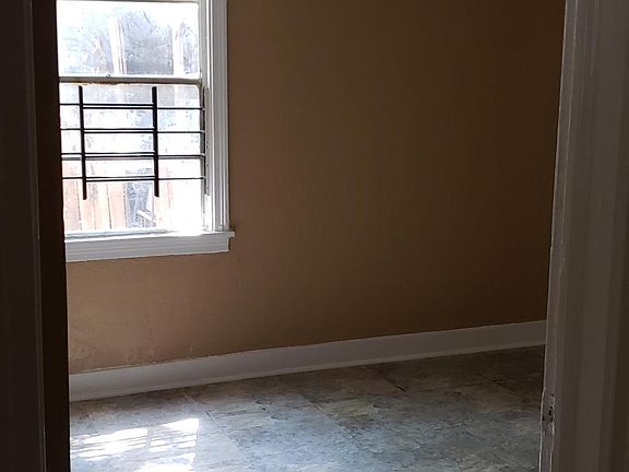 5th image of 3023 Greenwood Ave