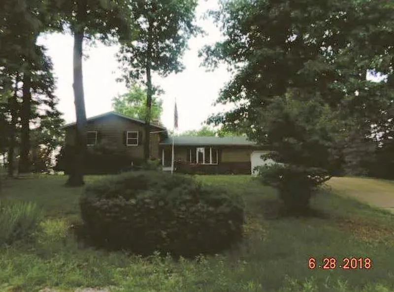 46 E Carter St photo 1