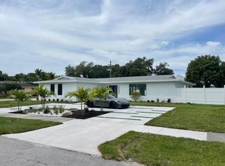 20402 NE 22nd Pl, Miami, FL 33180