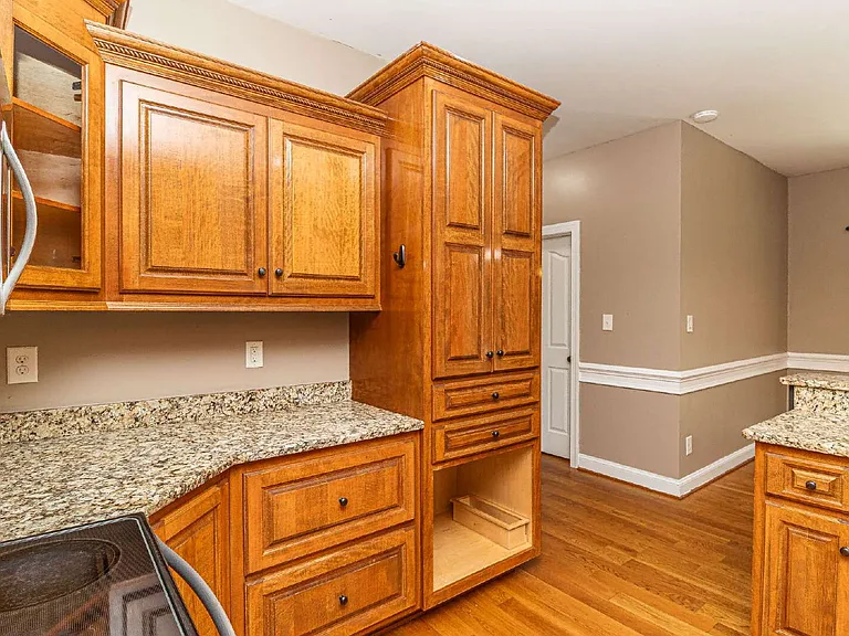 303 Glenn Laurel Dr — Photo 17