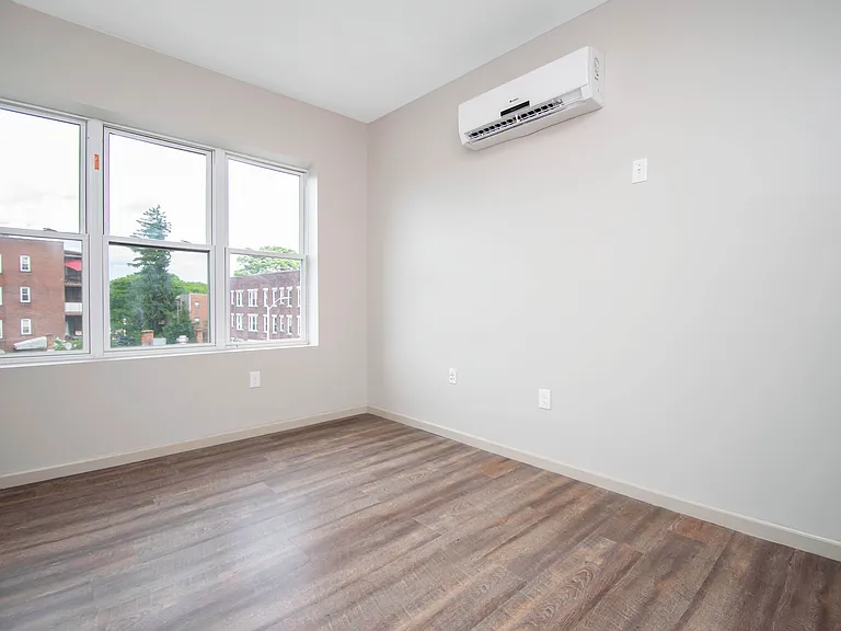 479 Farmington Ave #306 — Photo 7