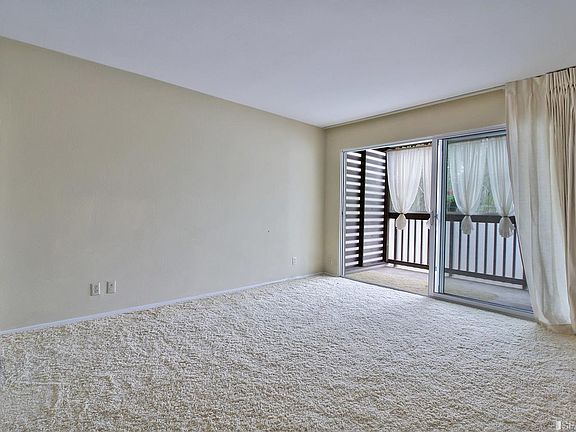 3rd image of 1305 Laguna St APT 2