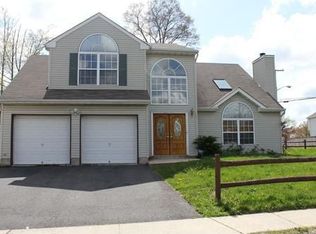 9 Joyce Ct, Eatontown, NJ 07724