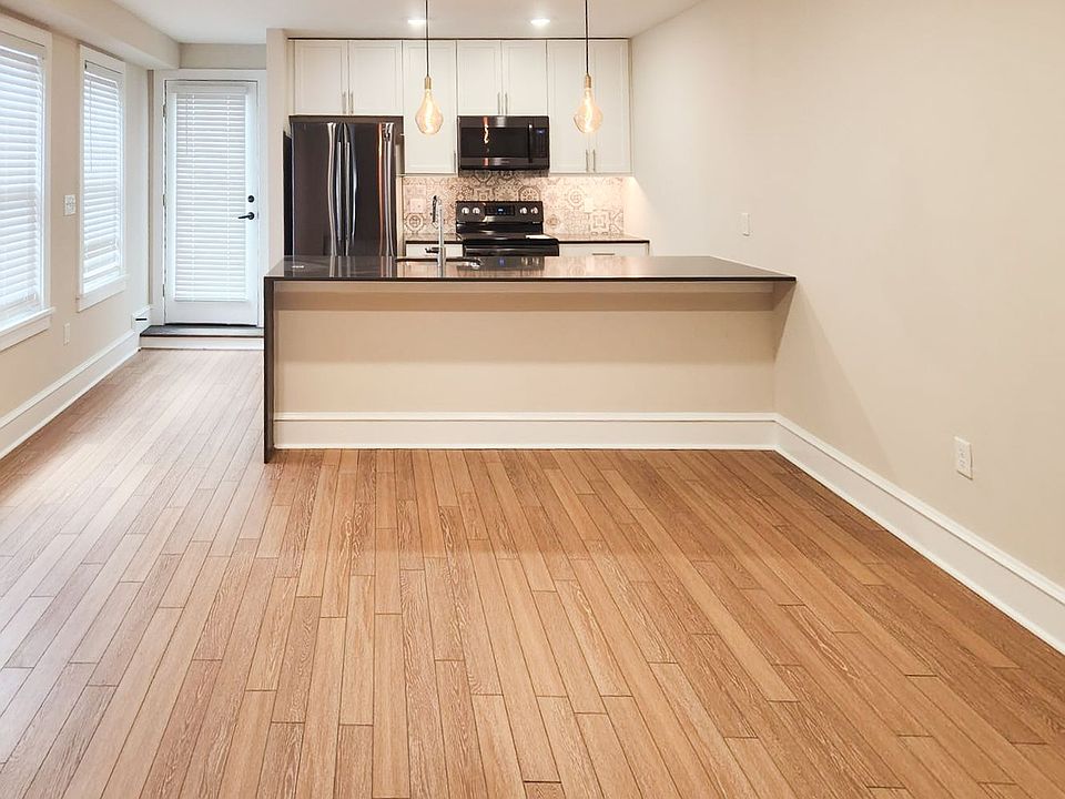 1st image of 226 W 9th St #301