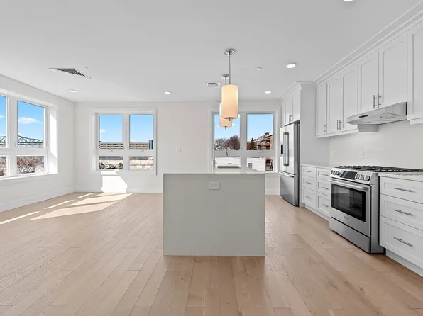 301 Border St #413, Boston, MA 02128
