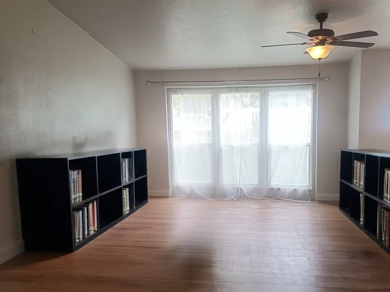 381 W 400 N — Photo 7