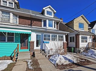 139 Greenwood Ave, Toronto, ON M4L 2P8