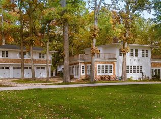 2019 Bay Point Ln, Hartland, WI 53029