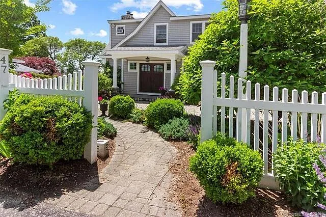 4 bed, 2.5 bath, 2766 sqft, $5,500 — Photo 3