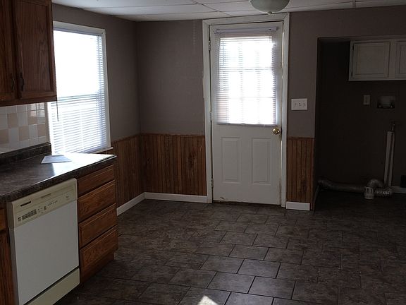 5th image of 440 S 5th St #House