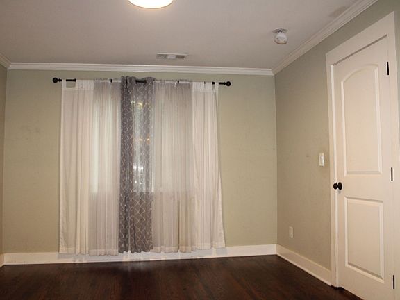 5th image of 2887 Lincoln Ave
