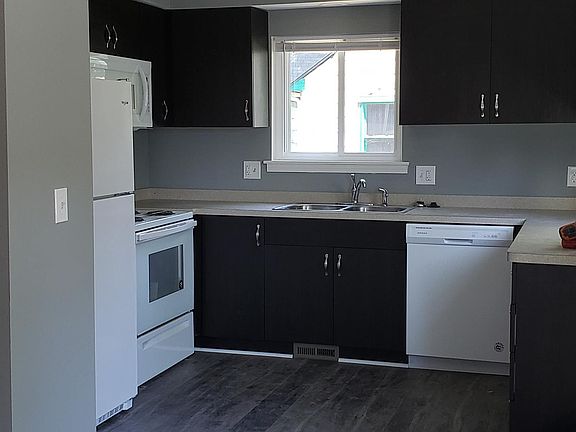 4th image of 27937 Hanover Blvd
