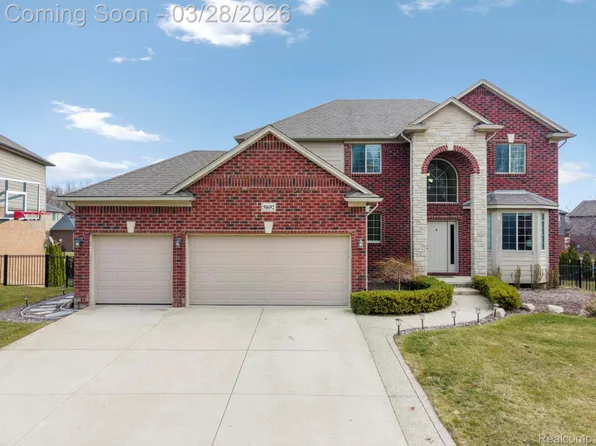 50692 Pinnacle Woods Ln, Macomb, MI 48042