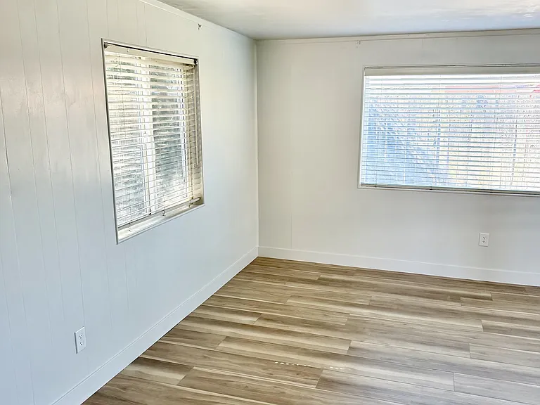3636 W Tulare Ave — Photo 17