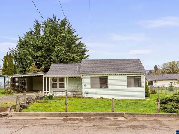 930 Alder St, Sweet Home, OR 97386
