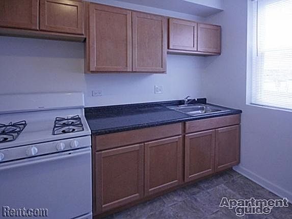 2nd image of 47 E 156th St