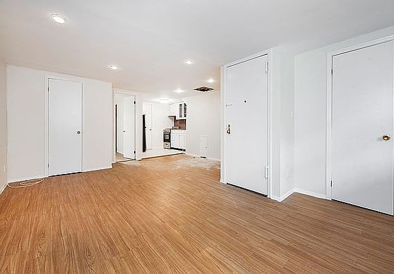 2nd image of 84 Hoyt St #1