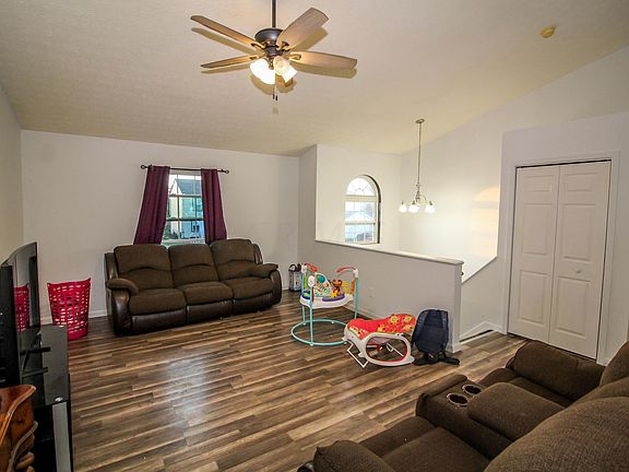3rd image of 2454 Hoose Dr