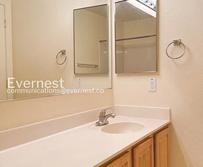 2542 W Sunstar Pl — Photo 16