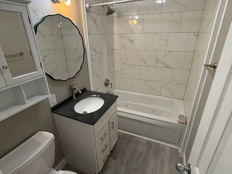 124 W Hartman Ave — Photo 18