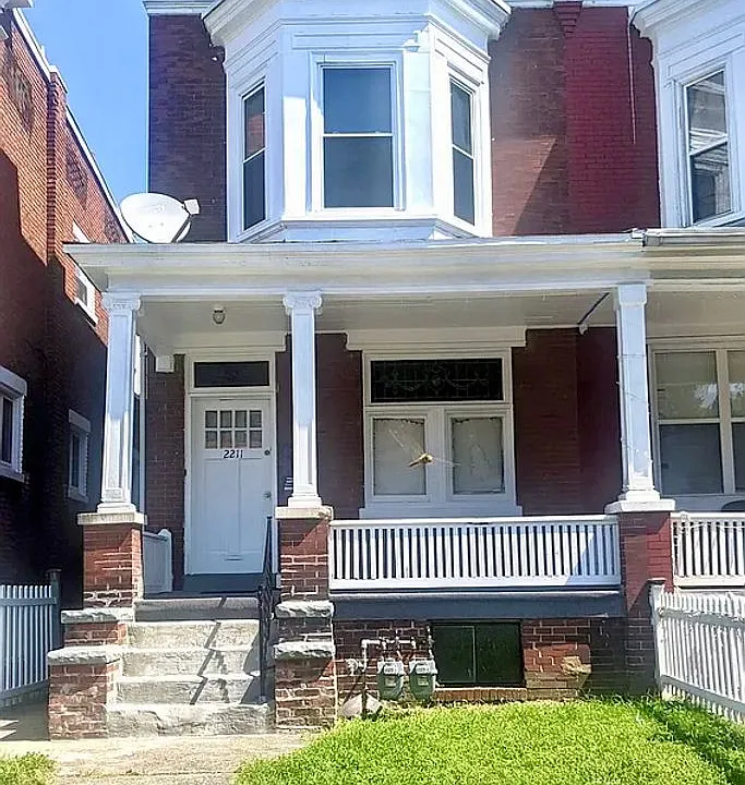 2211 N 4th St