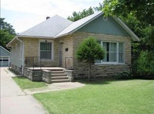 411 E 10th St, Newton, KS 67114