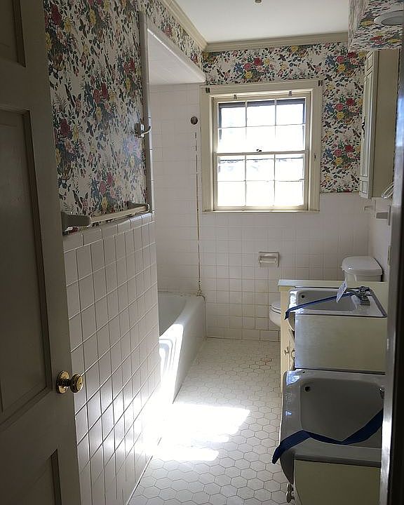 1st image of 209 Finley St
