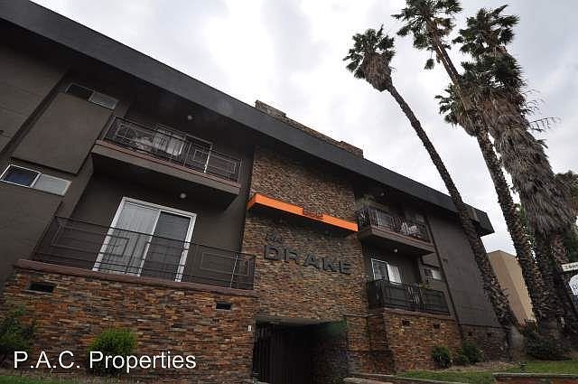 1st image of 6512 Woodman Ave APT 2