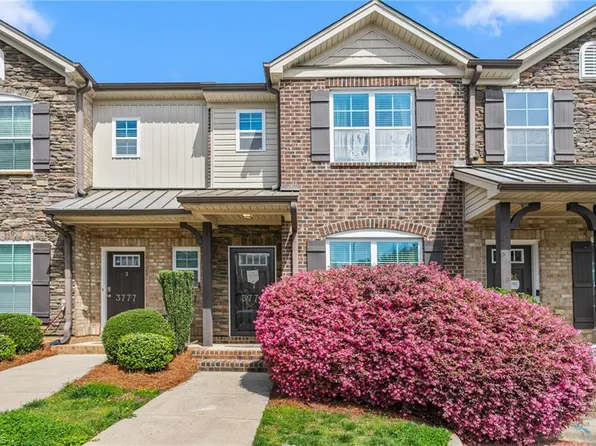 3779 Shadow Ridge Dr, High Point, NC 27265