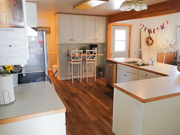 4th image of 308 Circle Dr