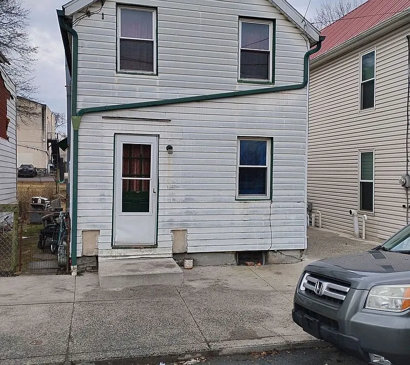 34 W South St
