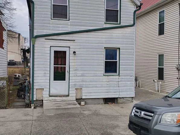 34 W South St, Chambersburg, PA 17201