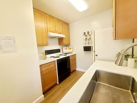 4th image of 2169 W Steele Lane