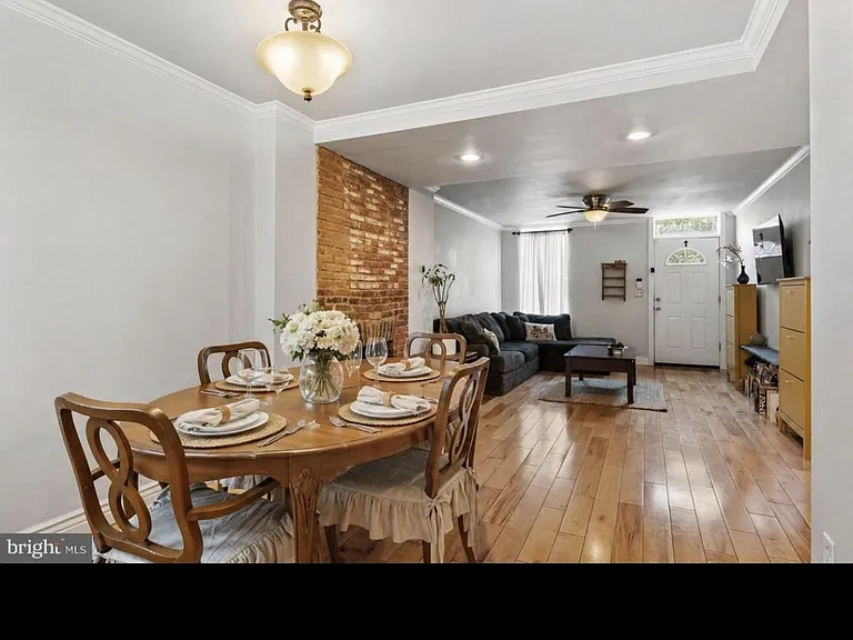 121 W Hamburg St — Photo 14