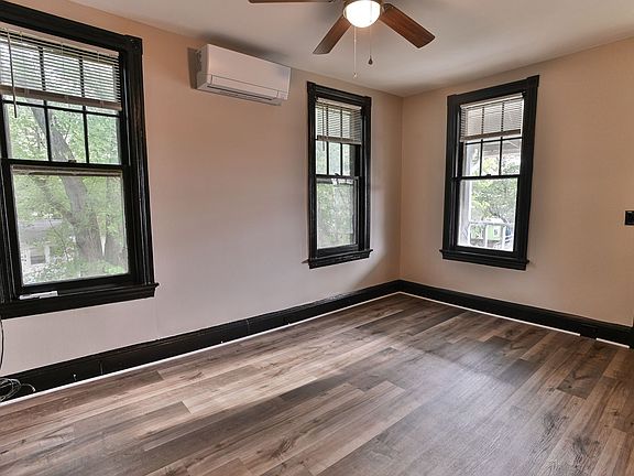 5th image of 3421 Florence St APT 2B